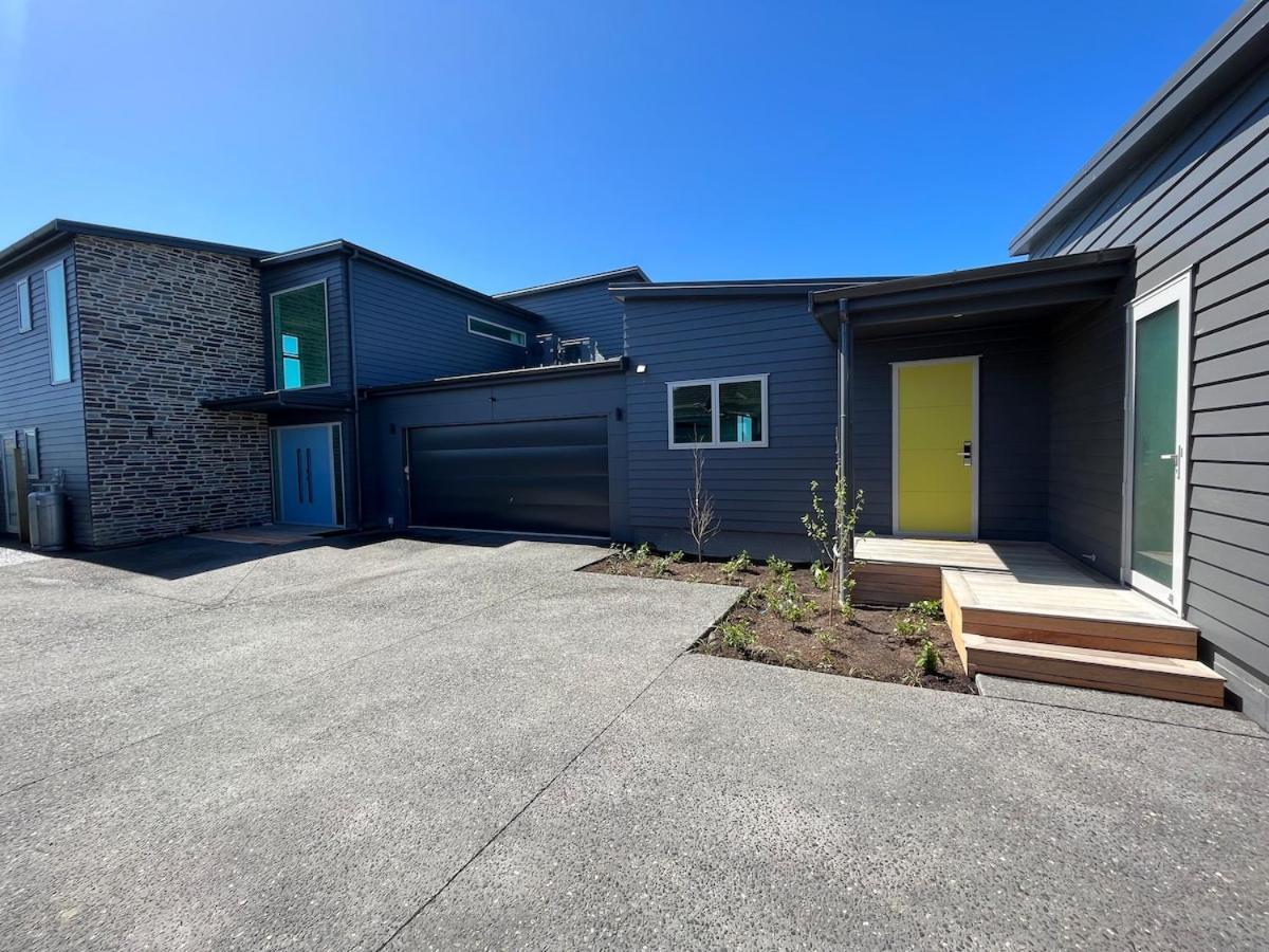 Jandals & Joy Lakefront Retreat Rotorua Exterior photo